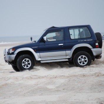 Mitsubishi Pajero V20 am Vejers Strand in Dnemark im tiefen Sand 07